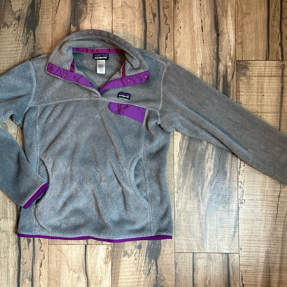Women’s Patagonia Gray Fleece with Purple Trim SZ Medium